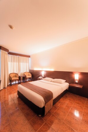 Superior Double | Soundproofing, free WiFi, bed sheets - ADIKA HOTEL BAHTERA (Balikpapan)