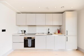 Apartment - The South Wimbledon Hideout - Fancy 1bdr Flat With Balcony (London)