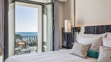 Deluxe Room, Sea View | 1 bedroom, premium bedding, minibar, soundproofing