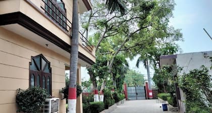 Hotel Hari Sharanam