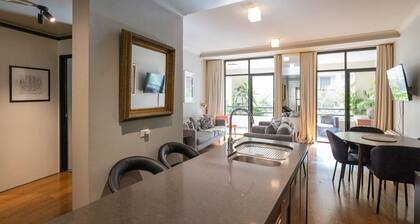 Stunning 1Bed Surry Hills Balcony Apt w Parking