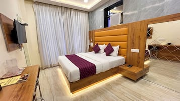 Deluxe Double Room | Free WiFi, bed sheets
