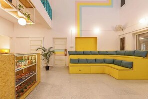 Living area - Locul.Midtown (Bengaluru)