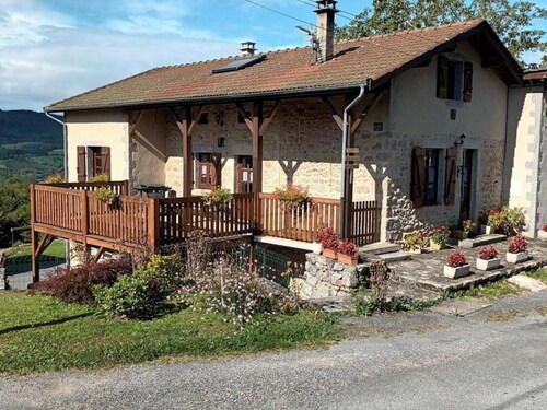 Charming house with SPA in Bourbonnaise mountains