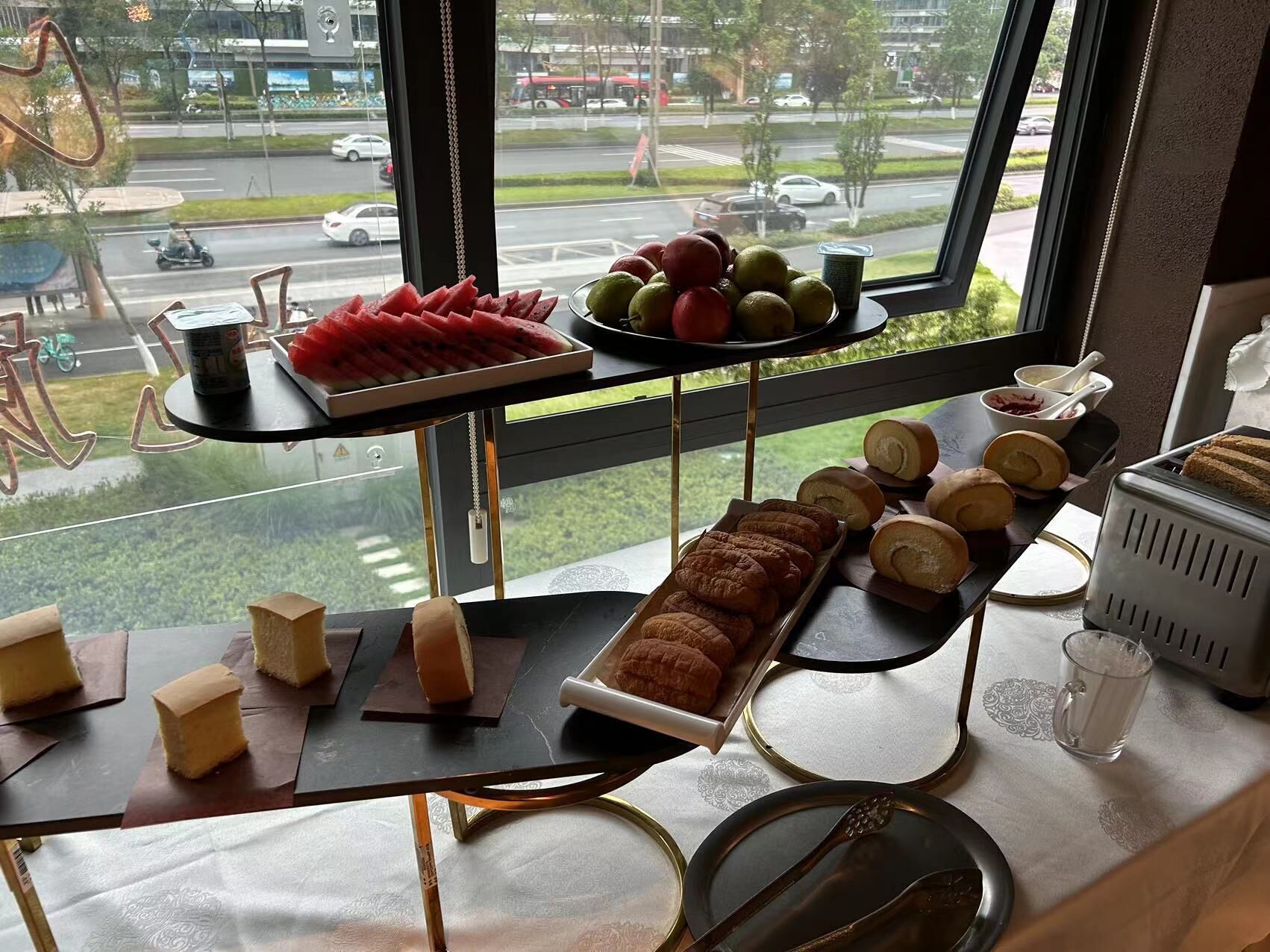 Free daily buffet breakfast 