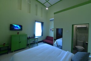 Superior Single Room, 1 Large Single Bed | Desk, laptop workspace, soundproofing, free WiFi - Hotel Irian Surabaya (Surabaya)