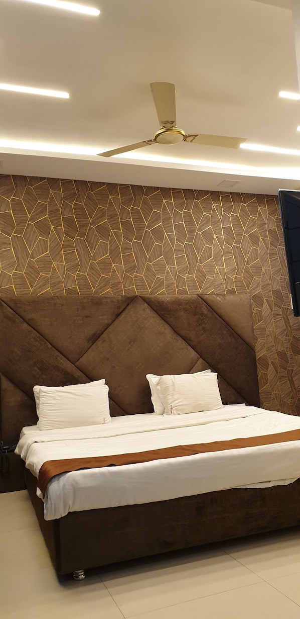 Bed sheets - Hotel Park (Indore)