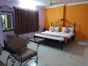 Suite | Bed sheets - Hotel Park (Indore)