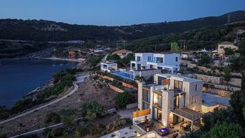 Luxury Villa, 3 Bedrooms, Sea View | 3 bedrooms, in-room safe, individually decorated, individually furnished