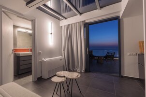 3 habitaciones, caja de seguridad en la habitación y escritorio 