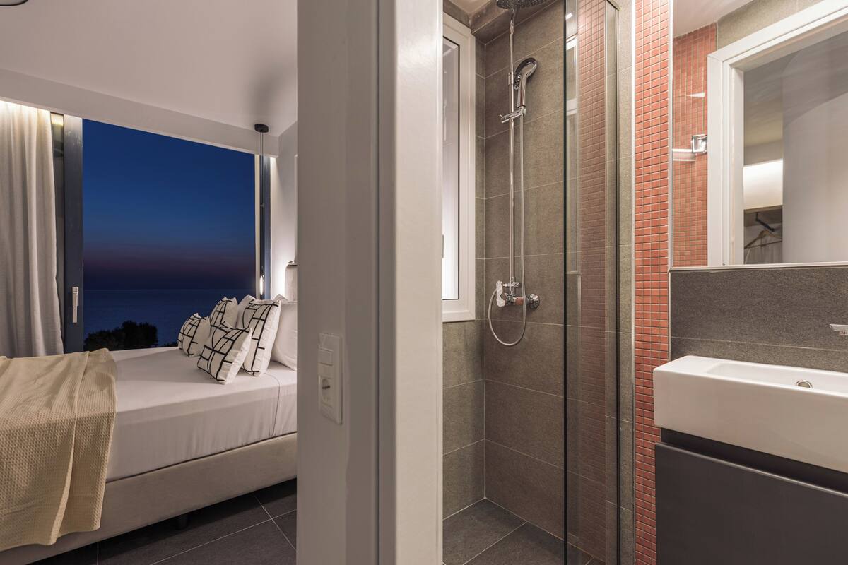 Luxury Villa, 3 Bedrooms, Sea View | 3 bedrooms, in-room safe, individually decorated, individually furnished