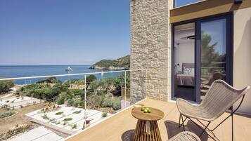 Luxe villa, 3 slaapkamers, uitzicht op zee | Terras