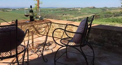 Cordella in Valdorcia Truffle & Olive Oil Resort - Podere Borgasso