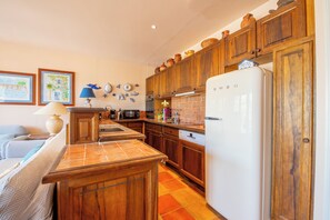 Microwave, oven, stovetop, dishwasher - Saint-Tropez, Place des Lices (Saint-Tropez)