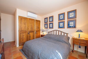 2 bedrooms, iron/ironing board, free WiFi, bed sheets - Saint-Tropez, Place des Lices (Saint-Tropez)
