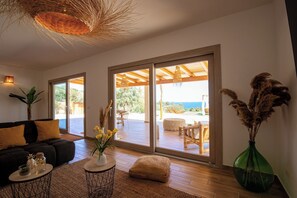Smart TV - Villa MAJU (Marina)