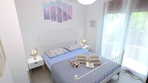 Room - Amazing apartment with a very easy access towards Sea and Mountain locations. (Volos)