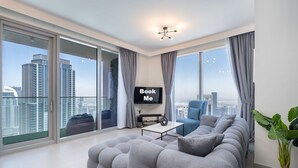 Living room - 4 BR Emaar Forte Burj Khalifa by Sojo Stay (Dubai)