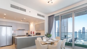 Dining - 4 BR Emaar Forte Burj Khalifa by Sojo Stay (Dubai)