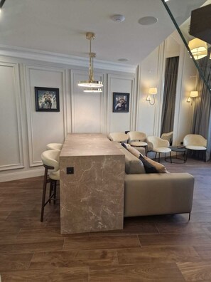 Luxury Penthouse | Laptop workspace, blackout curtains, soundproofing, iron/ironing board - Apartments in the heart of Cannes (Cannes)