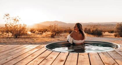 The Moondance • 2.5 Acres, Sweeping Views, Hot Tub