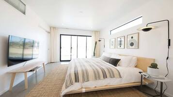 2 habitaciones, tabla de planchar con plancha, cuna de viaje y wifi