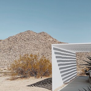 المنطقة المحيطة بالمنشأة