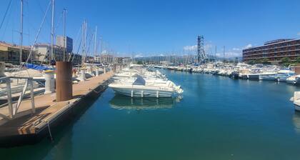 Orée Du Port 2 Pièces Confort La Seyne Sur Mer, Bord De Mer