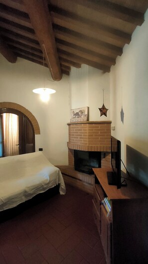 Interior - Lella's House -romantic detached cottage in the countryside-15 minutes from the sea (Riparbella)