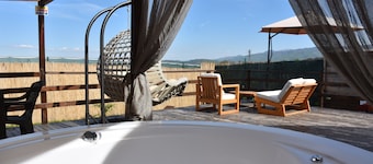 TOLSO WOODEN HAUSE