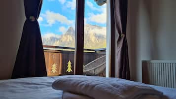 Basic Double Room, Private Bathroom, Mountain View | Free WiFi