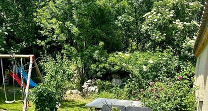 Grande villa tout confort en Cévennes ,montagne,lacs,riviÚres. Animaux acceptés!