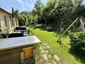 Property grounds - Large, comfortable villa in the Cévennes, mountains, lakes and rivers. Pets welcome! (concoules)