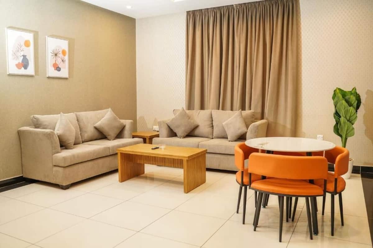 1 bedroom, minibar, desk, laptop workspace