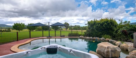 House | 9 bedrooms, Internet