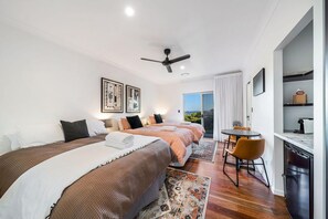 House | 8 bedrooms, desk, iron/ironing board, Internet - Ninderry Manor- Magical Sunshine Coast Escape (Ninderry)