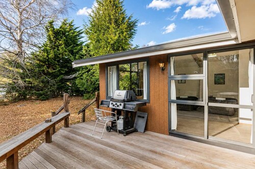 The Birch | 3BR + Sauna | Walk to Lake