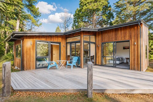 Little Birch | 2BR | Walk to Lake + Church