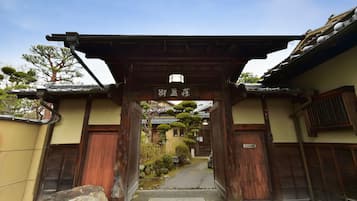 施設の正面