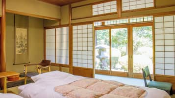 Deluxe Twin Room | Free WiFi, bed sheets