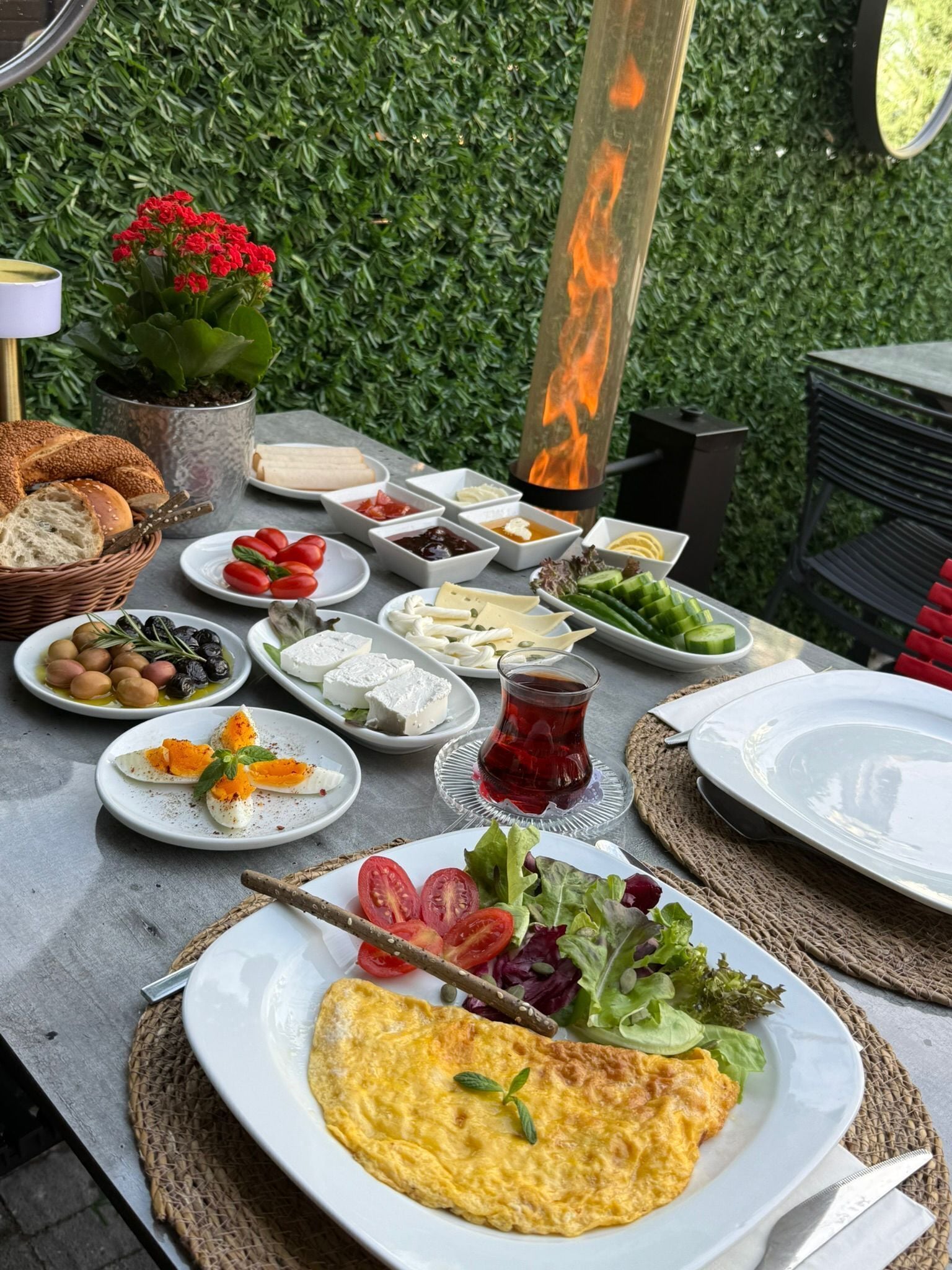 Se ofrece un desayuno continental (10 EUR por persona)