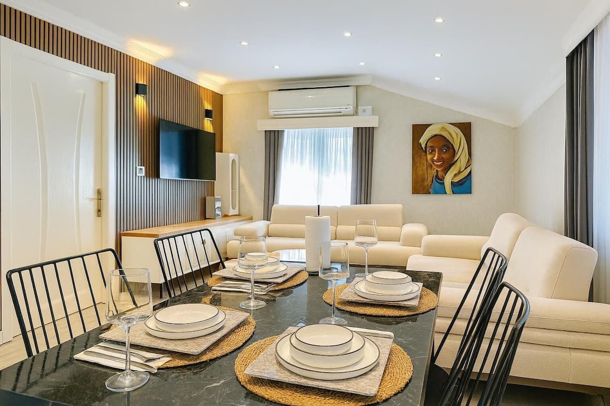 Appartement Design, 2 chambres, cuisine, vue sur le jardin | Draps en coton égyptien, literie de qualité, couette en duvet, minibar