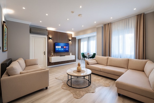 Deluxe Apartment, 1 Bedroom, 2 Bathrooms, Garden View