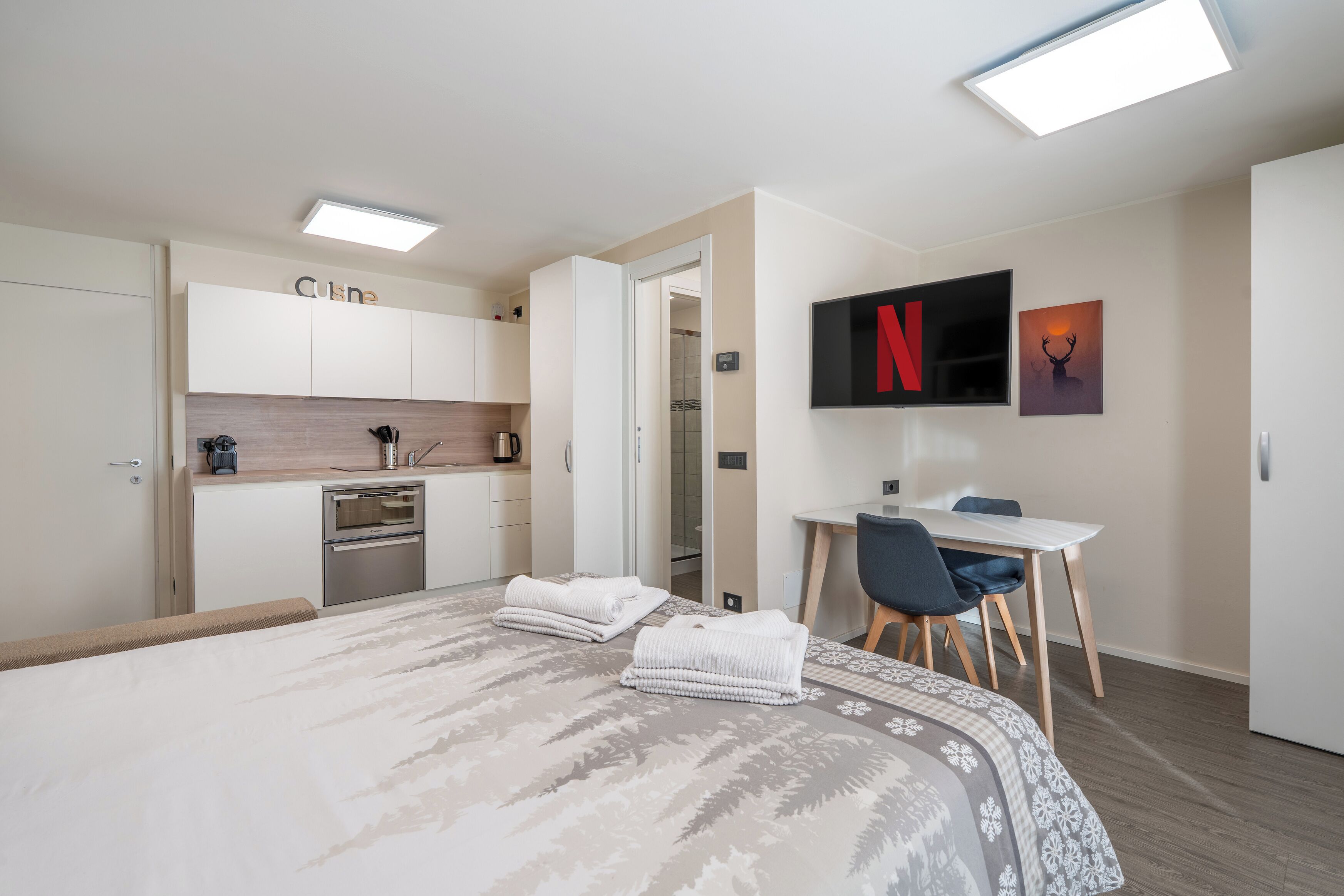 Free WiFi, bed sheets