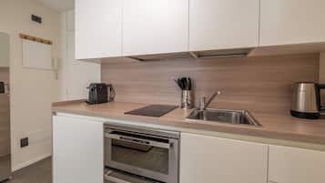 Oven, stovetop, dishwasher, coffee/tea maker