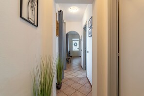 Interior - L’Acero Rosso - Giardino privato e Box auto (Menaggio)