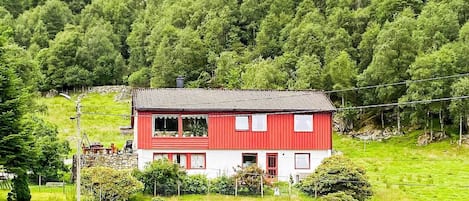 Esterni