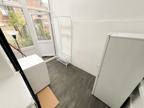 Interior - Comfy & Beautiful 3 Bedroom House All Double Rooms (London)