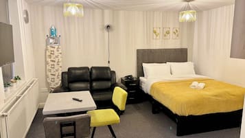 1 bedroom, iron/ironing board, WiFi, bed sheets
