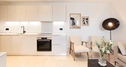 The South Wimbledon Escape - Lovely 3bdr With Balcony